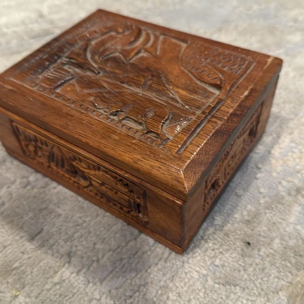 Antique/Vintage Jewelry Box Wood Hand Carved Hinged tropical design monkey pod